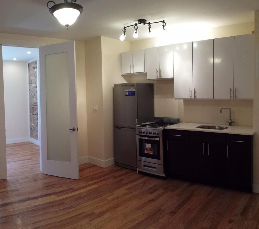 Foto principal - 526 Dahill Rd