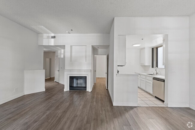 Interior Photo - 7020 Lanewood Ave, Los Angeles, CA 90028