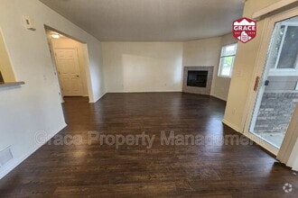 Building Photo - 1601 Great Western Dr