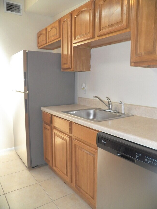 Foto del edificio - 3/1 Home W/ Fenced Back Yard!