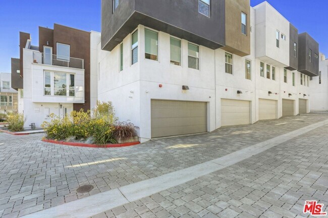 Foto del edificio - 2202 Edendale Ln