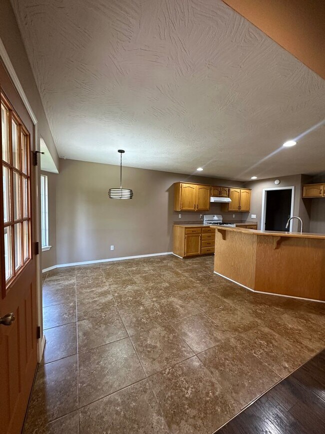 Foto del edificio - Beautiful home in Battlefield available now!