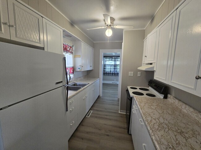 Foto del edificio - 1124 Kern St