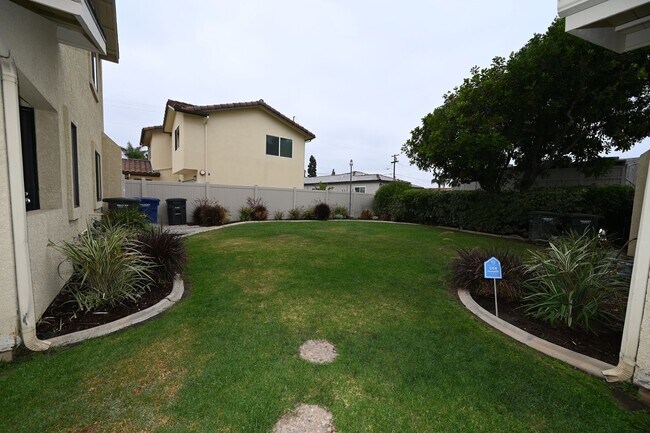Foto del edificio - Spacious 3 Bed / 2.5 Bath Townhome in Gated Community – El Cajon
