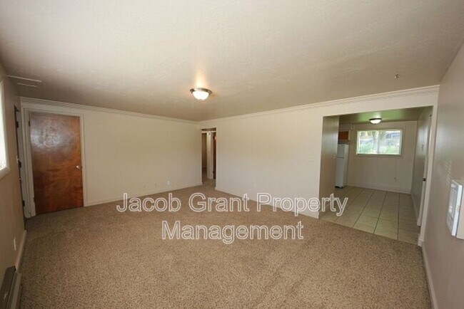 Foto del edificio - 756 Wayne Ave
