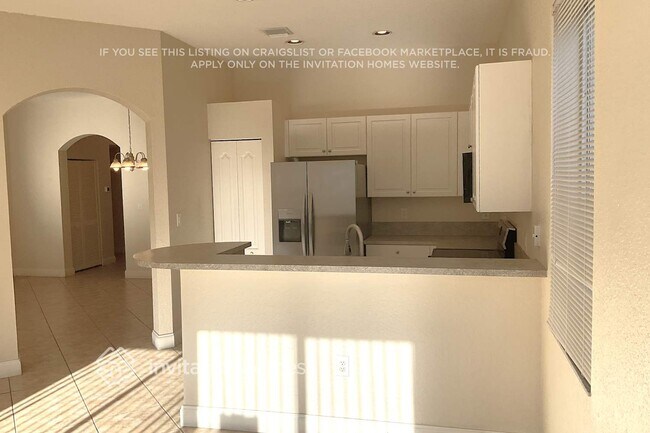 Foto del edificio - 859 SW 155th Ct