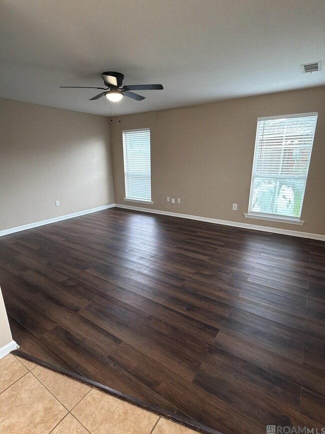 Building Photo - 10124 Nashville Ct