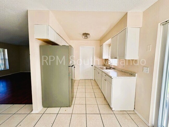 Foto del edificio - 1205 Baranova Rd
