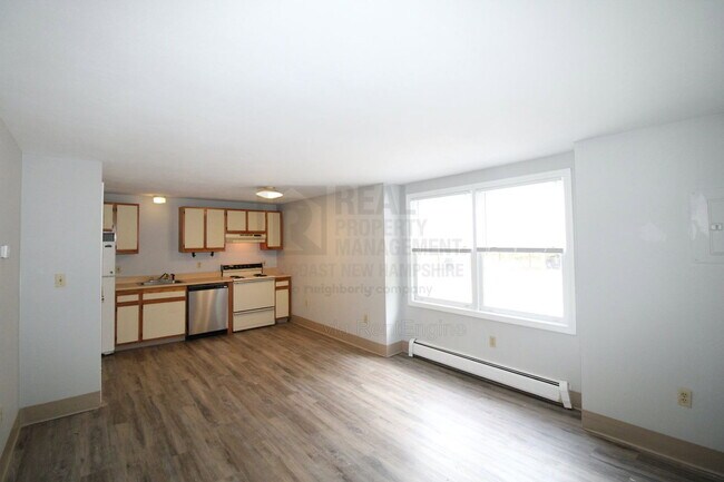 Building Photo - 28 Ivy Ln