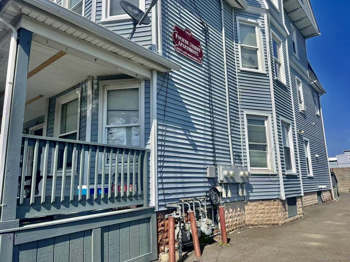 Primary Photo - 26-30-30 4th St