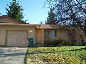 Building Photo - 12210-12210 W Parkway Dr