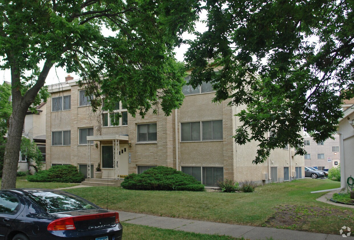 Foto del edificio - 3407 Harriet Ave