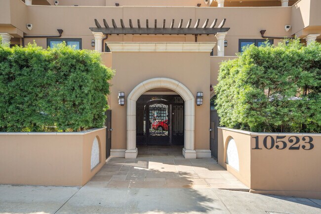 Foto del edificio - 10523 Ashton Ave