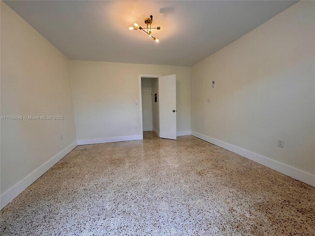 Foto del edificio - 7137 SW 22nd St