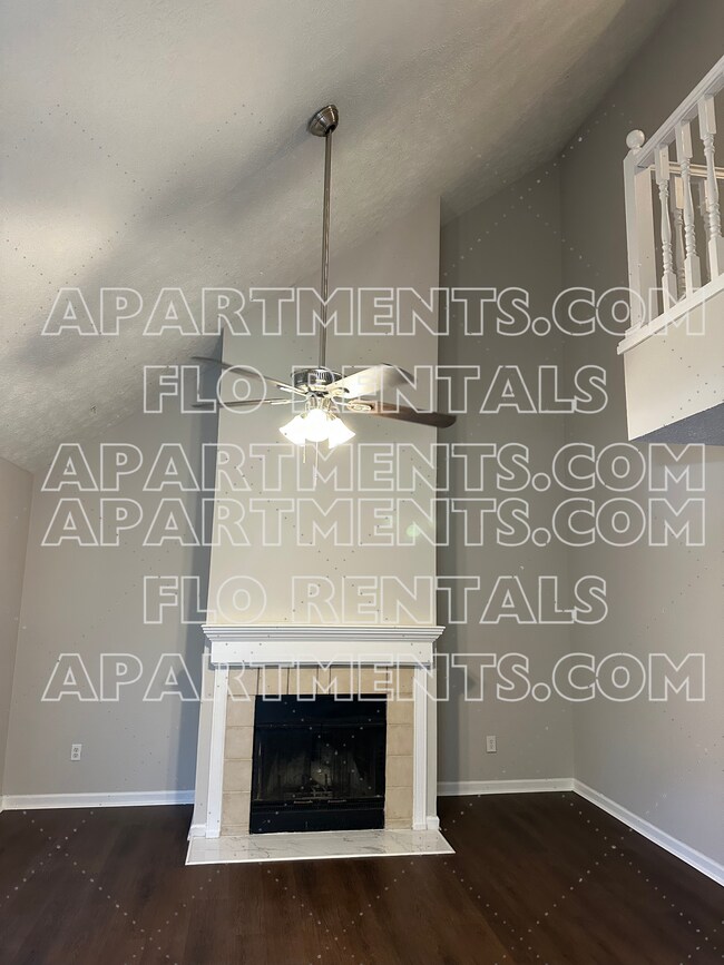 Foto del edificio - 6849 S Lakewood Ter