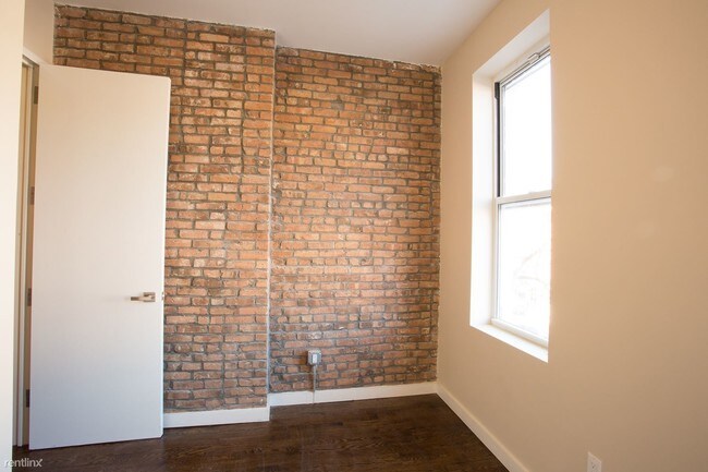 Building Photo - 894 Jefferson Ave
