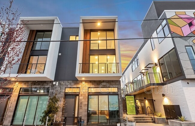 Building Photo - 877 S 200 W