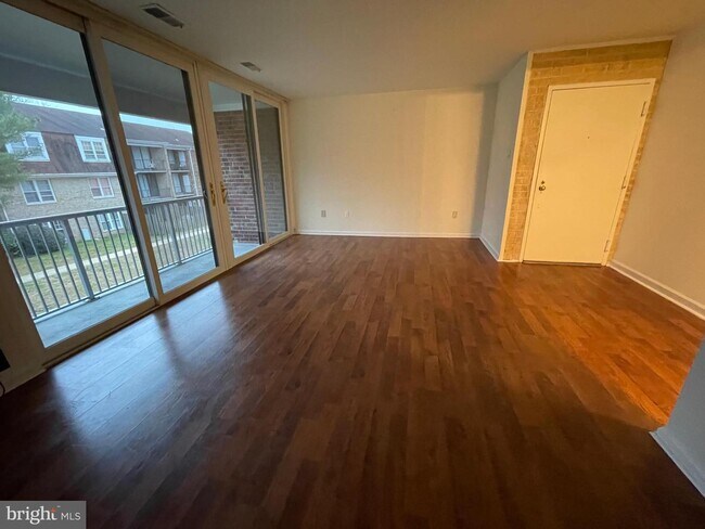 Building Photo - 744 Quince Orchard Blvd