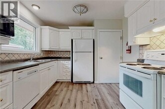 Building Photo - 26 Glengarry Rd