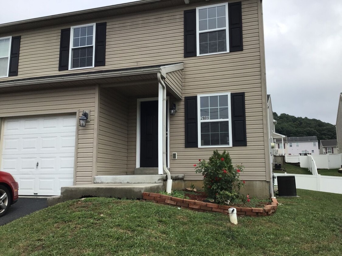 Lovely Muhlenberg townhome! - Lovely Muhlenberg townhome!