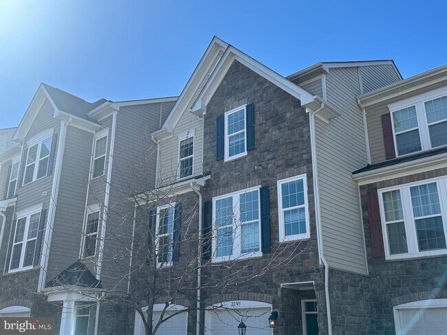 Foto del edificio - 22745 Balduck Terrace