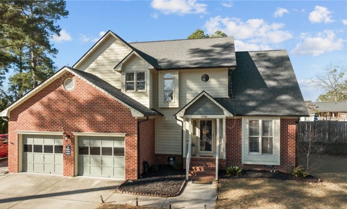 Foto del edificio - 5700 Bear Creek Cir