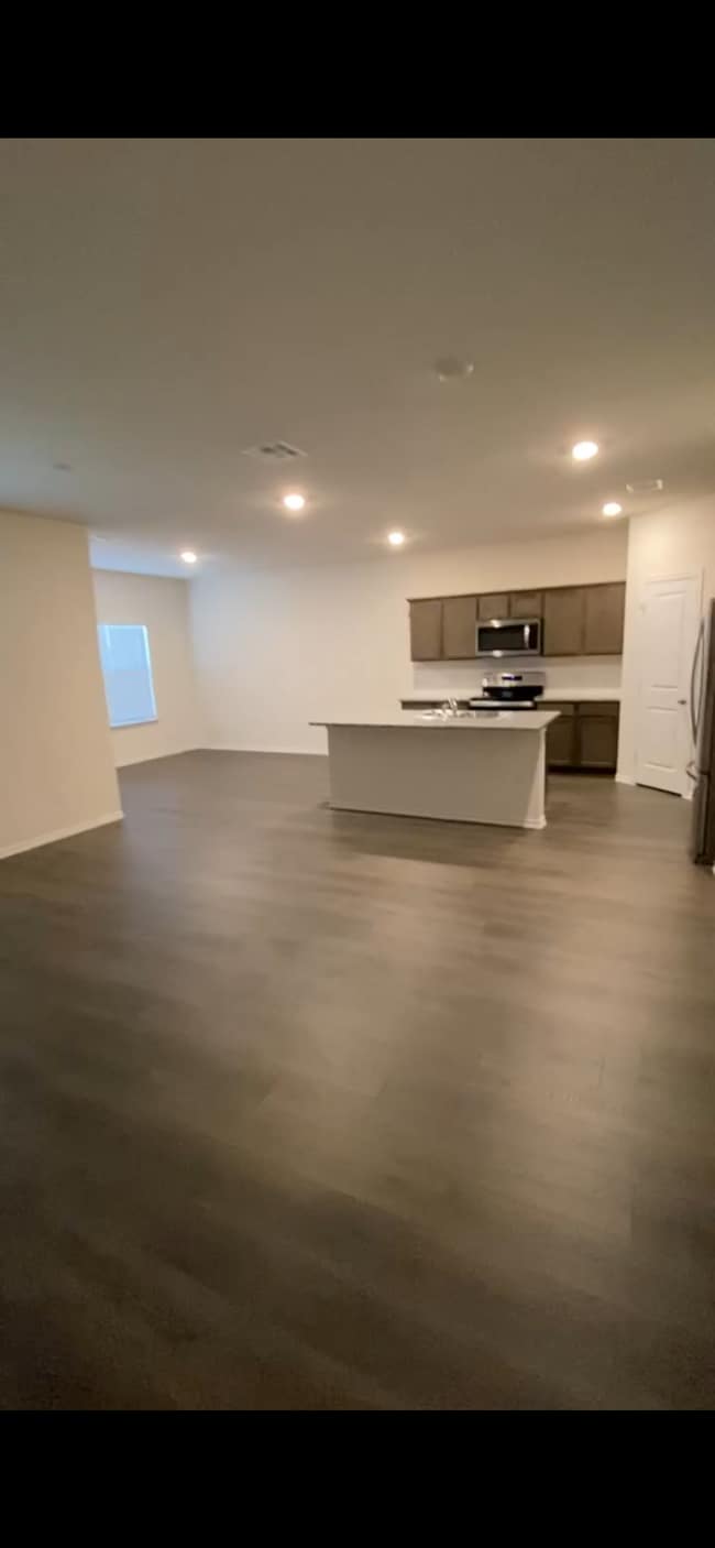 Building Photo - 2202 Nightgrove Cir