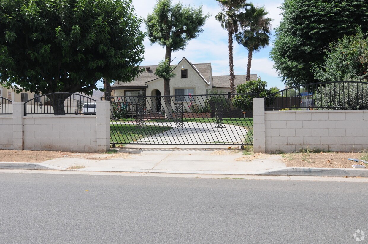 Foto del edificio - 10937 Sunnyslope Dr
