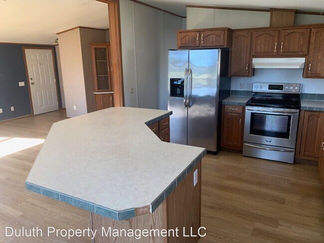 Building Photo - 3 br, 2 bath House - 901 Erickson Lane