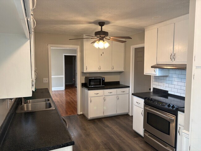 Foto del edificio - 404 Lake Front Dr