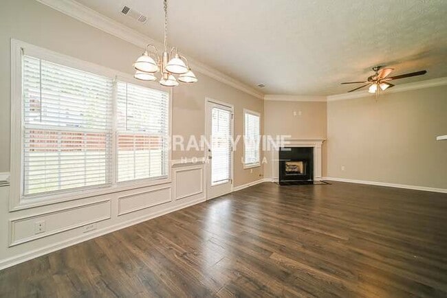 Foto del edificio - 3811 Roses Trail