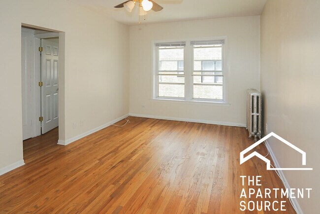 Foto del edificio - 3914 N Pine Grove Ave