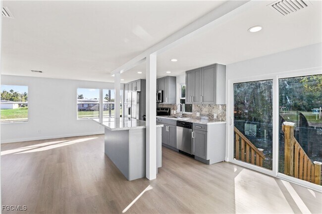 Foto del edificio - 11217 Stringfellow Rd