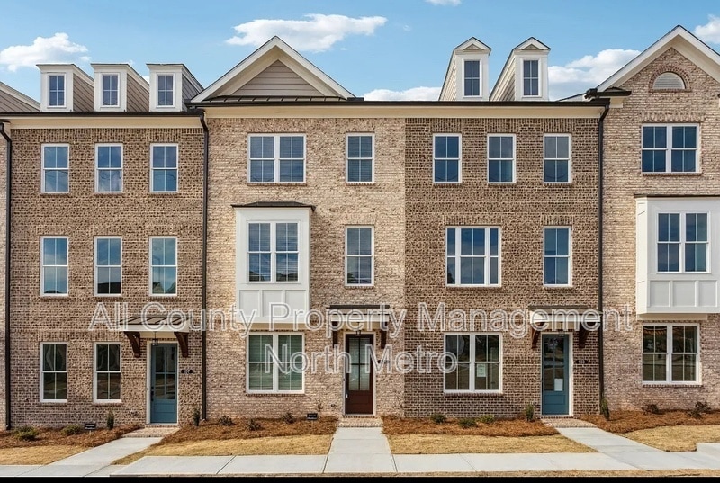 Primary Photo - 105 Basil St