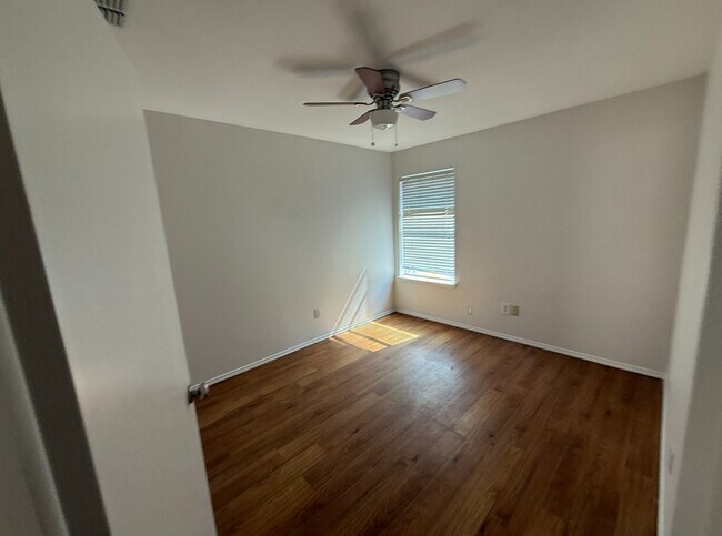 Building Photo - 8424 Cove Meadow Ln