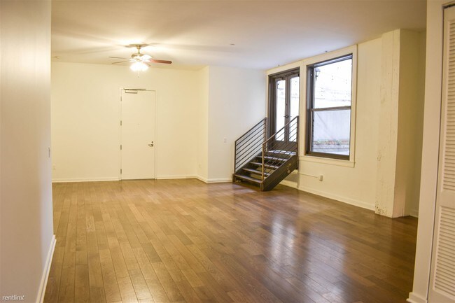 Foto del edificio - 325 W 8th St