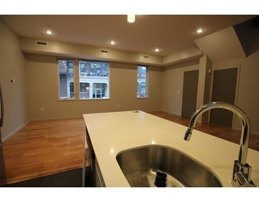 Foto del edificio - 55 Glenville Ave