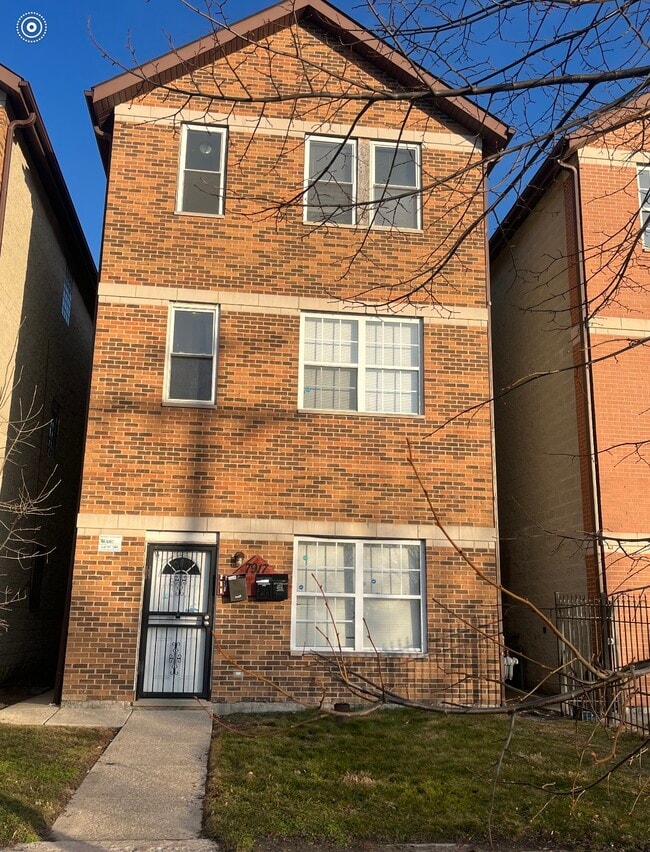 Building Photo - 7917 S Phillips Ave