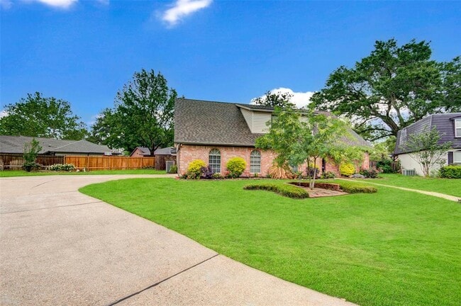 Building Photo - 17931 Loring Ln