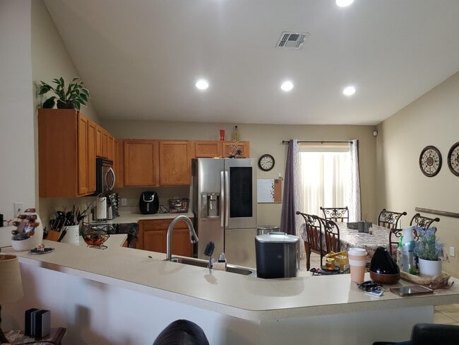 Building Photo - 2674 Willow Glen Cir