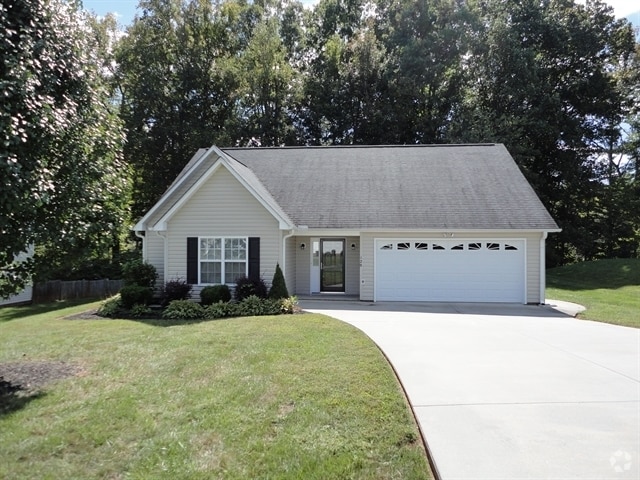Building Photo - 120 Sweetgum Dr
