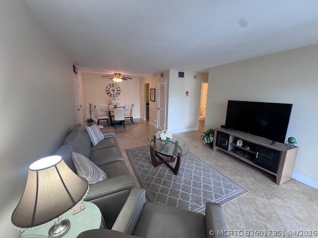 Building Photo - 6475 Bay Club Dr