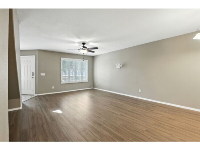 Foto del edificio - Chandler Townhouse with Double Ensuites