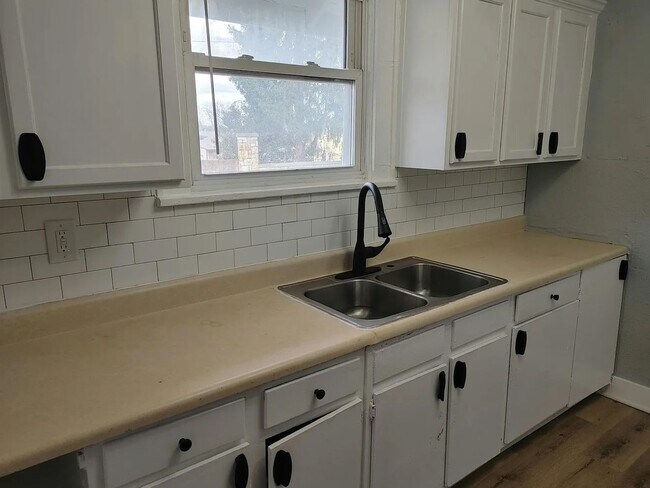 Foto del edificio - 2 Bedroom in Kansas City, MO near the Plaza!!