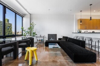 Building Photo - 36 A St