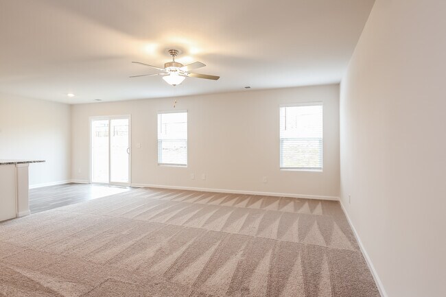 Building Photo - 6025 Mason Tucker Dr