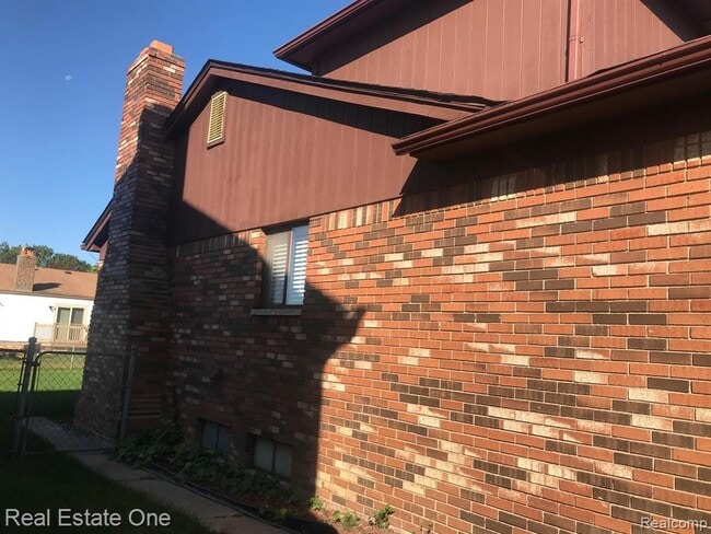 Building Photo - 37147 Evergreen Dr