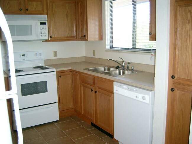 Foto del edificio - 2 Bedroom Condo near Oxbow Park