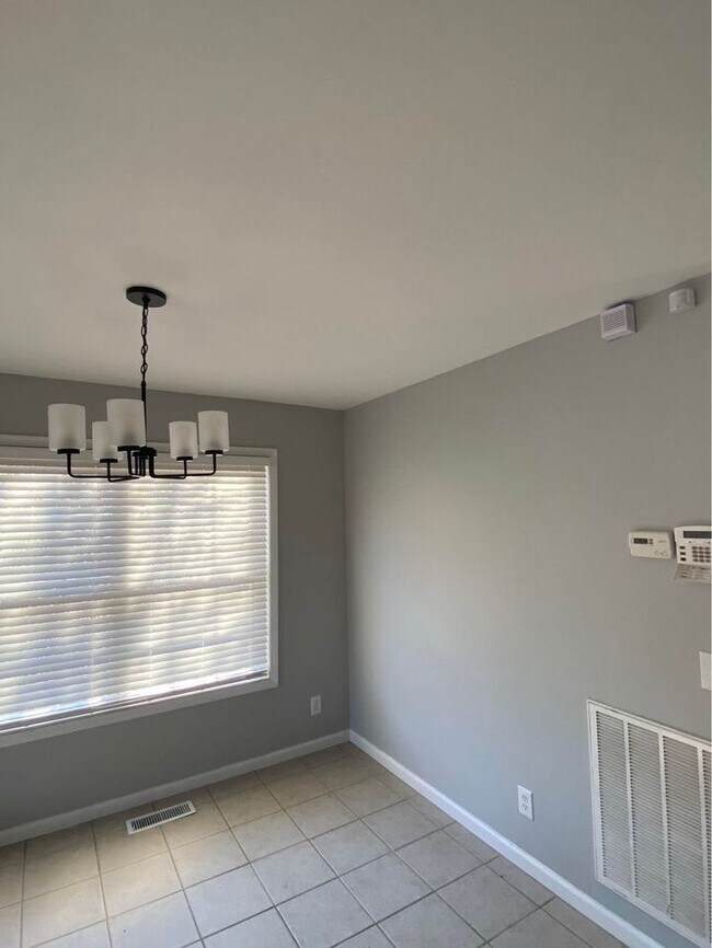 Building Photo - 1031A Nottingham Dr
