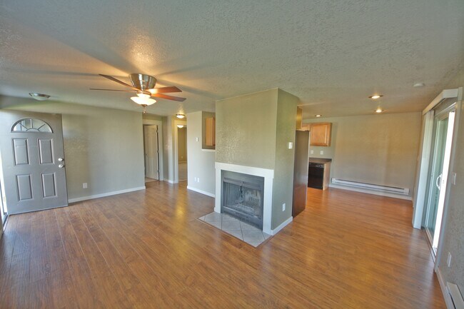 Building Photo - EASY LIVING - SE BOISE 2BR/1BA - New appli...